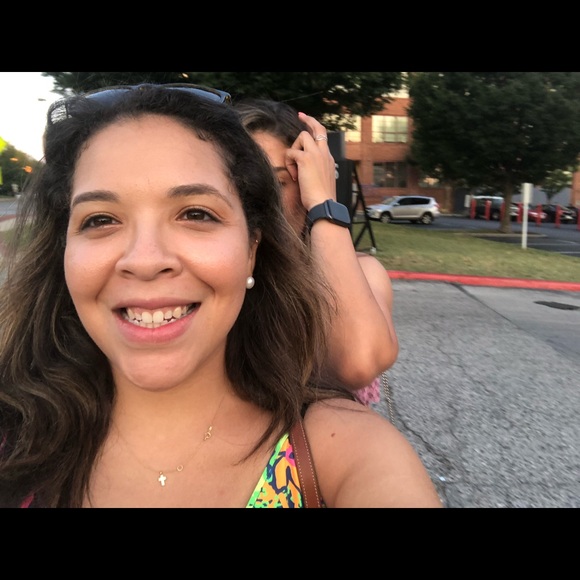 Meet your Posher, Sharon - Picture 1 of 1